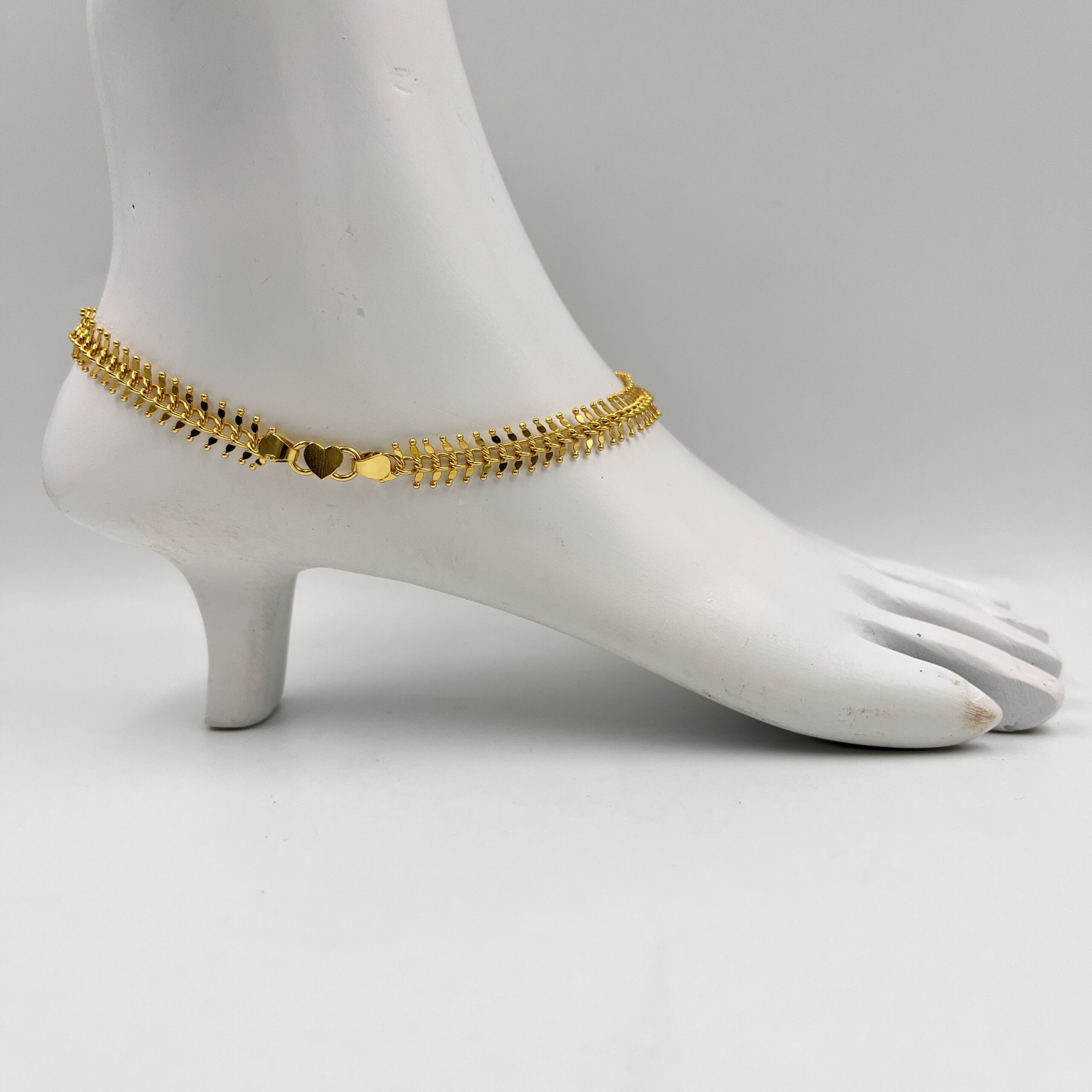 How Should an Anklet Fit? Pura Vida's Fool-Proof Anklet Size Guide